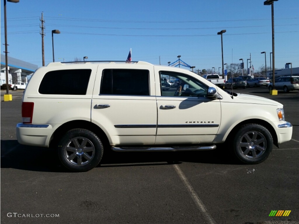 Cool Vanilla 2009 Chrysler Aspen Limited 4x4 Exterior Photo #100976611