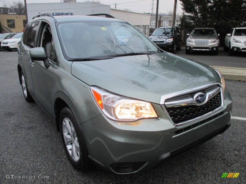 2015 Forester 2.5i Premium - Jasmine Green Metallic / Gray photo #8