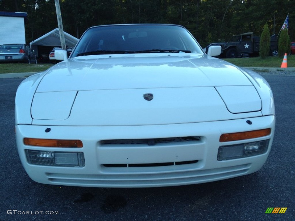 1986 944 Turbo - White / Black photo #2
