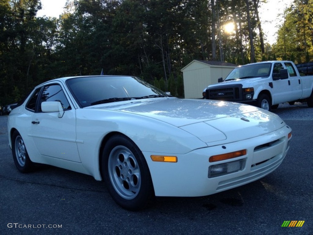 1986 944 Turbo - White / Black photo #3