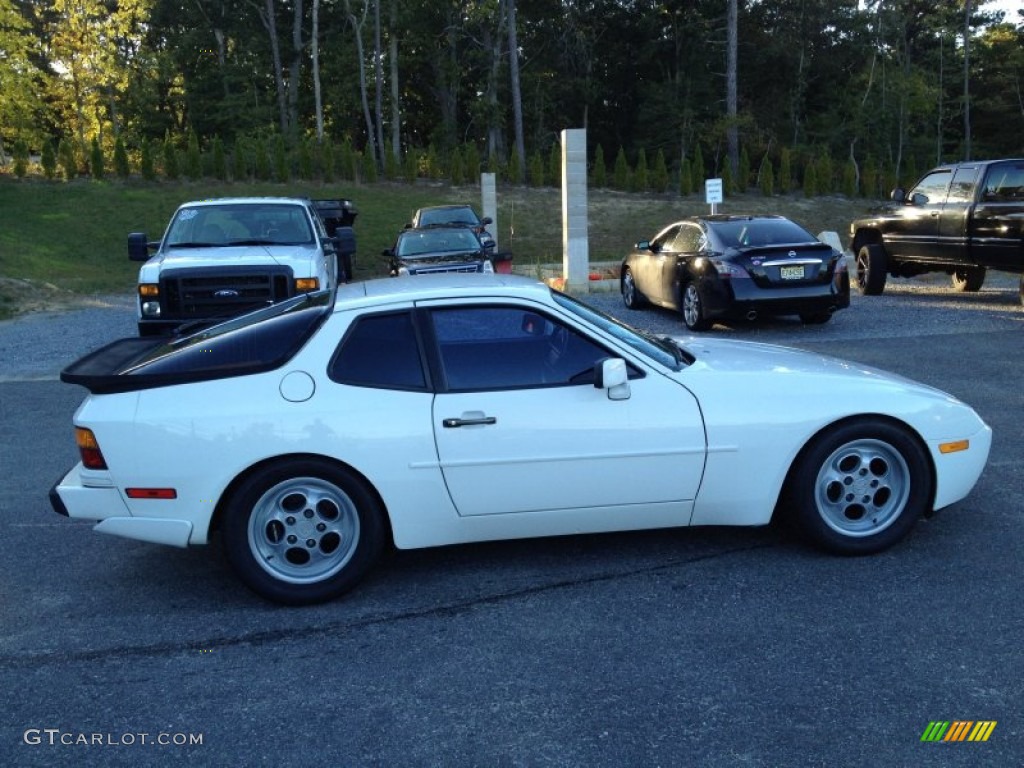 1986 944 Turbo - White / Black photo #4
