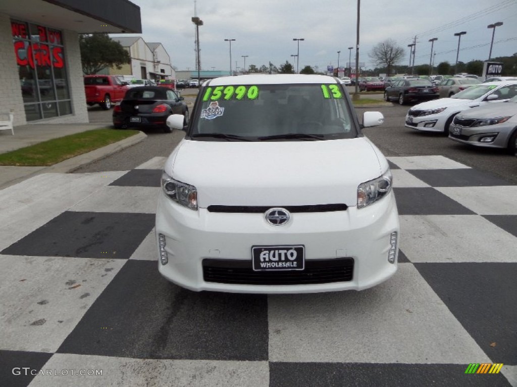 2013 xB  - Super White / Dark Gray photo #2