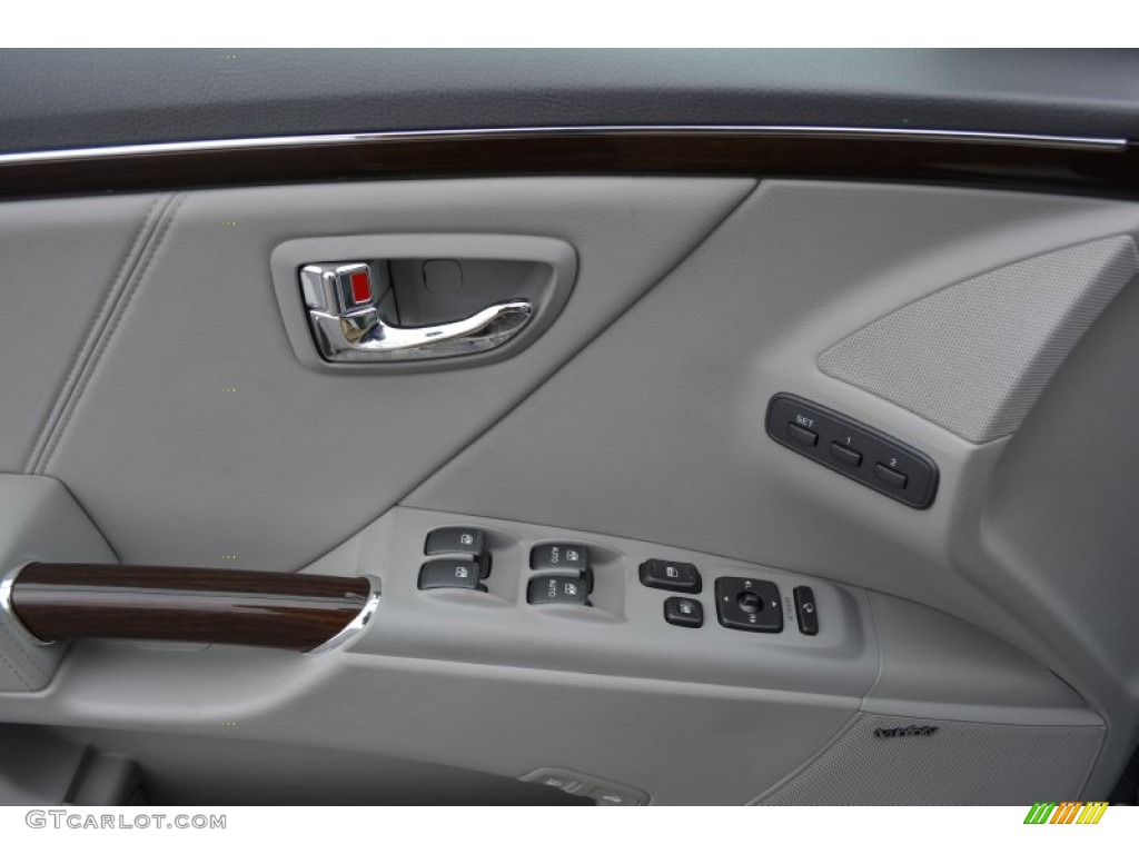 2009 Hyundai Azera Limited Gray Door Panel Photo #101016670
