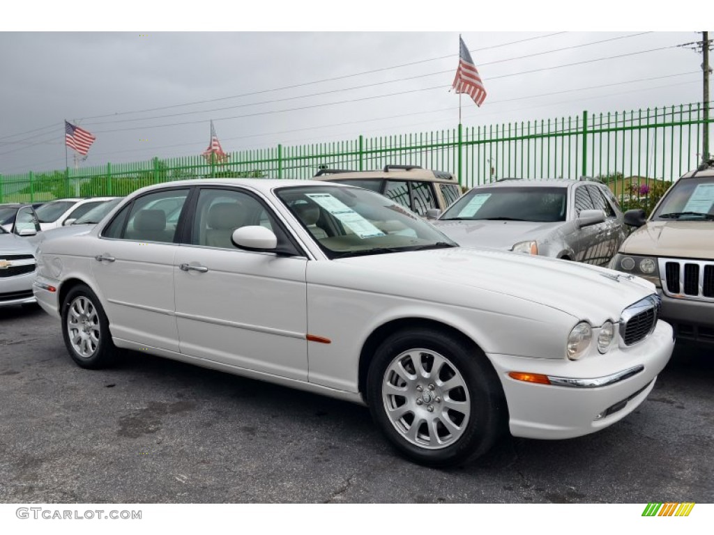 2004 XJ XJ8 - White Onyx / Sand photo #4