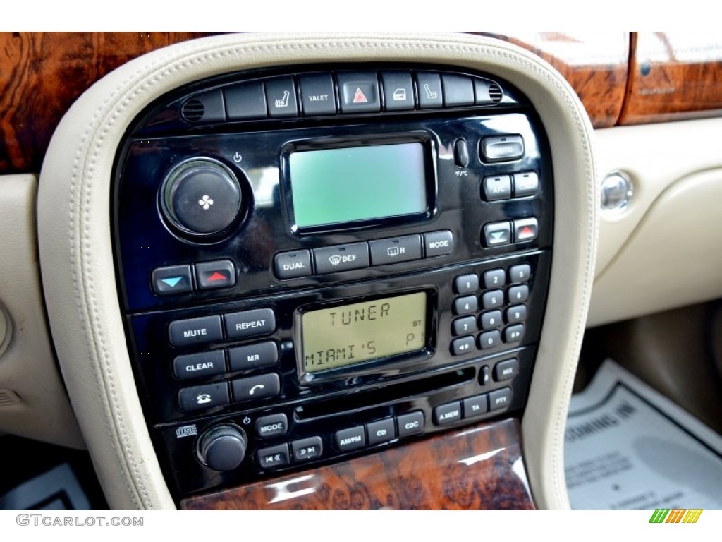 2004 Jaguar XJ XJ8 Controls Photo #101018227