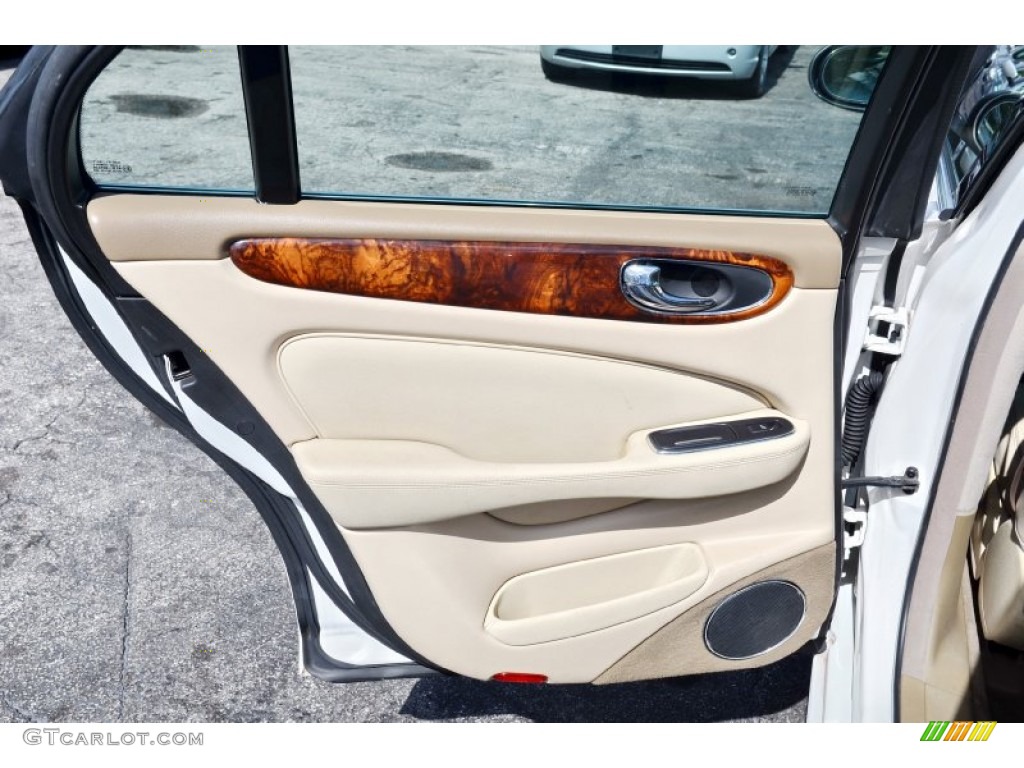 2004 XJ XJ8 - White Onyx / Sand photo #35
