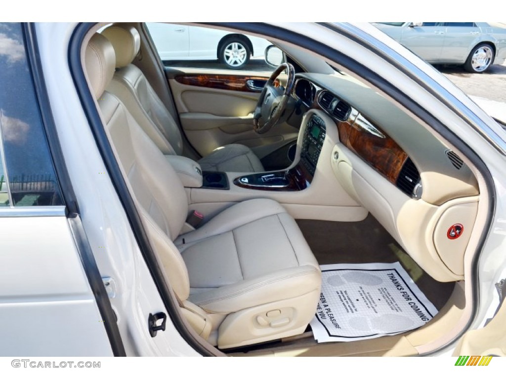2004 XJ XJ8 - White Onyx / Sand photo #38