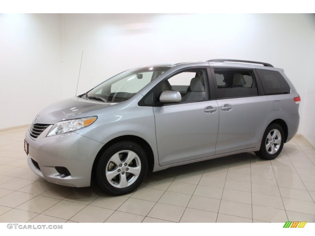 2014 Sienna LE - Silver Sky Metallic / Light Gray photo #3