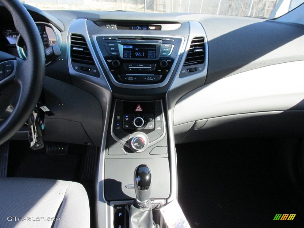 2015 Elantra SE Sedan - Shimmering Air Silver / Gray photo #24