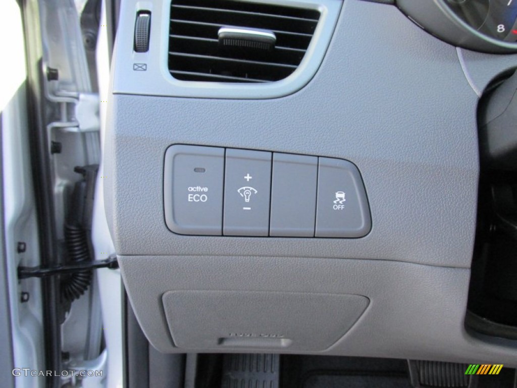 2015 Elantra SE Sedan - Shimmering Air Silver / Gray photo #30