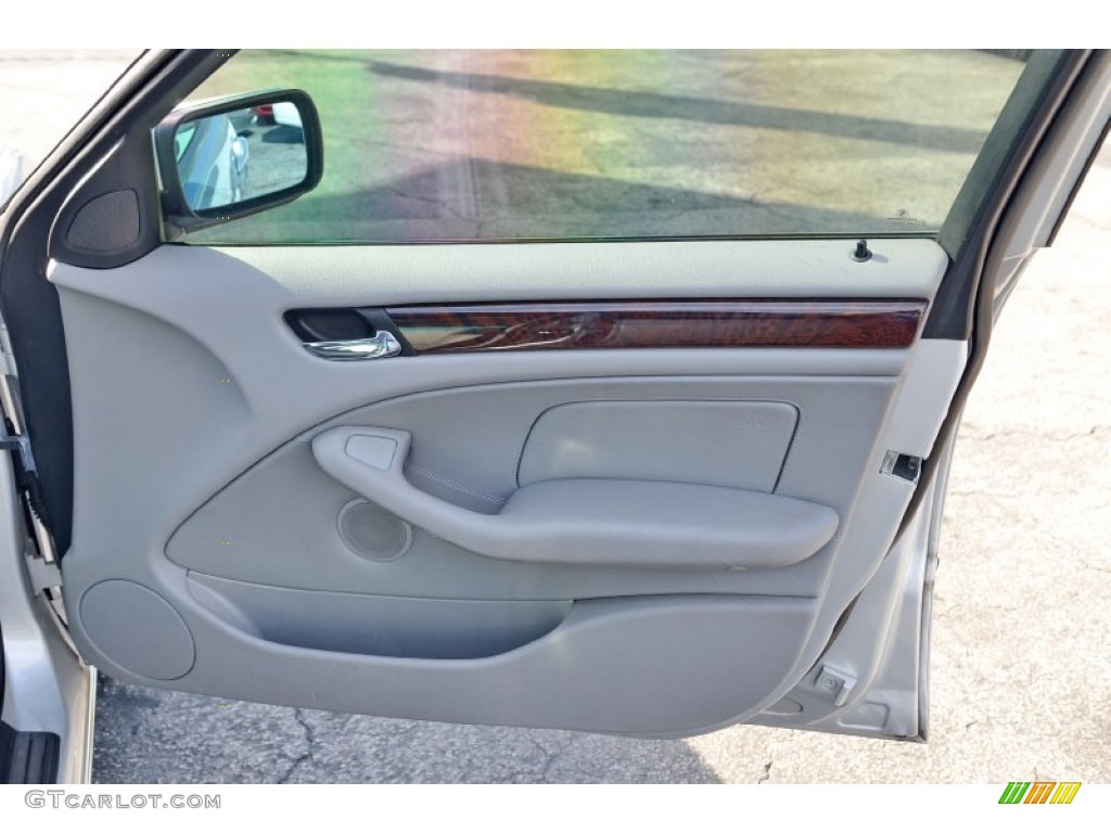 2004 BMW 3 Series 325i Sedan Grey Door Panel Photo #101023558