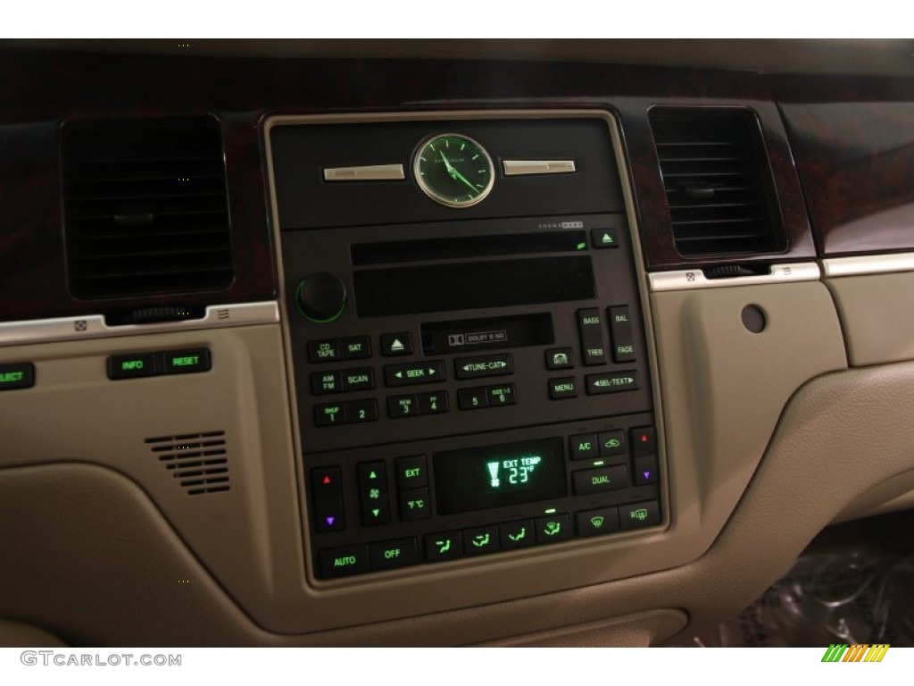 2007 Lincoln Town Car Signature Limited Controls Photos