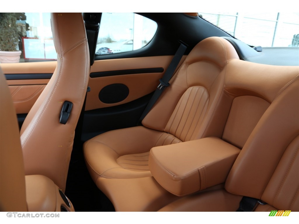 2005 Maserati Coupe Cambiocorsa Rear Seat Photo #101025565