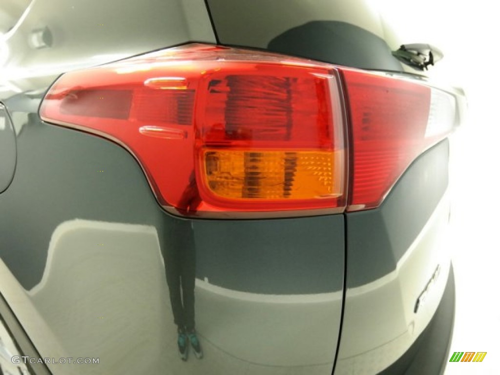 2015 RAV4 XLE - Magnetic Gray Metallic / Black photo #17