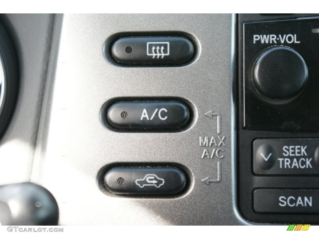 2005 Matrix XR AWD - Phantom Gray Pearl / Dark Gray photo #31