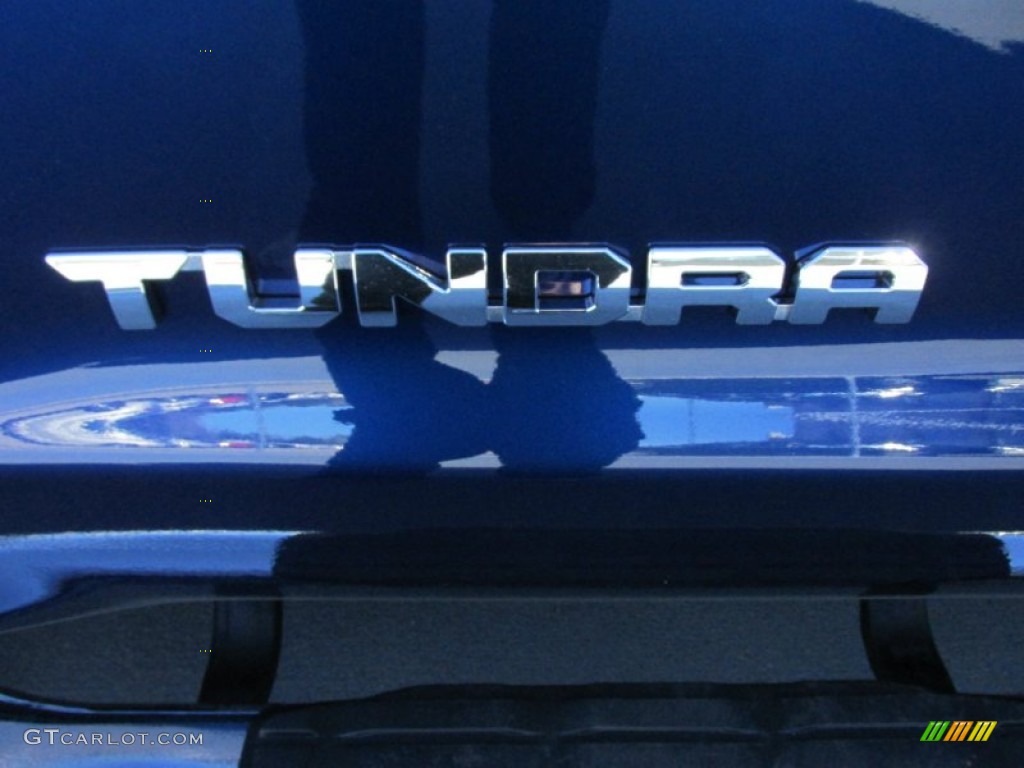 2015 Tundra SR5 CrewMax - Blue Ribbon Metallic / Graphite photo #15