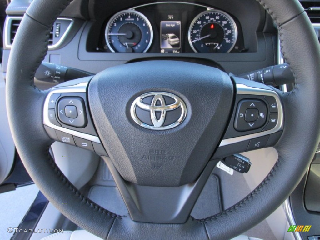 2015 Toyota Camry XLE V6 Ash Steering Wheel Photo #101041496