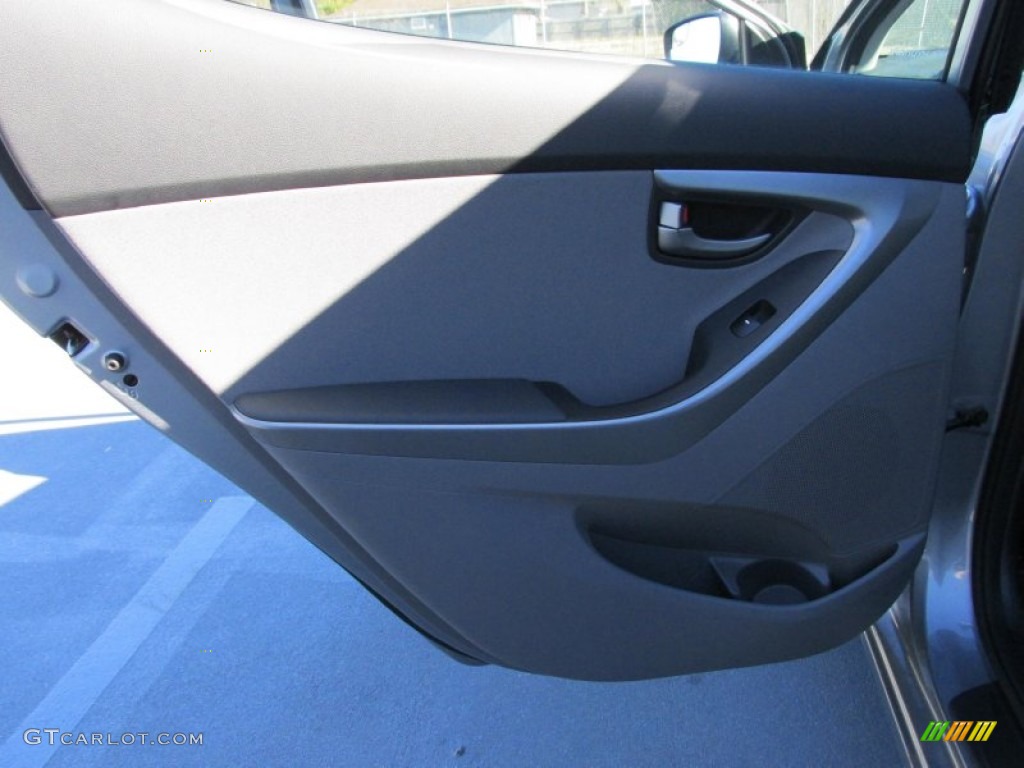 2015 Elantra SE Sedan - Titanium Gray Metallic / Gray photo #17