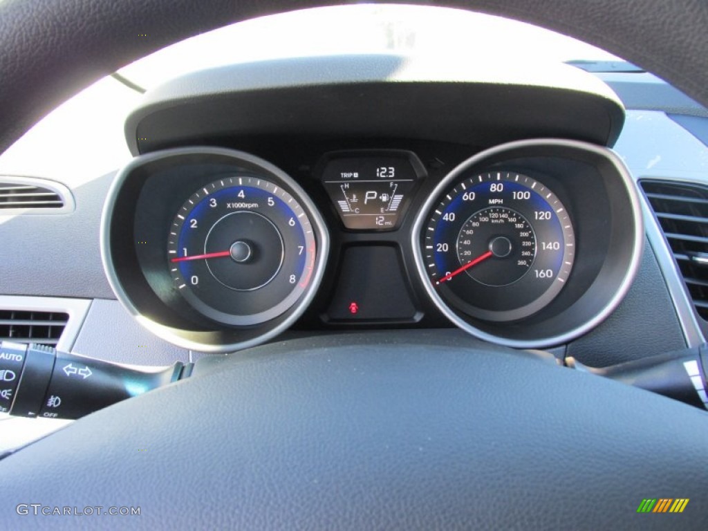 2015 Elantra SE Sedan - Titanium Gray Metallic / Gray photo #29