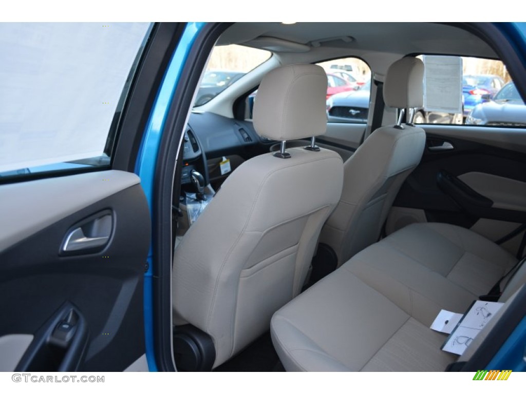 2015 Focus SE Sedan - Blue Candy Metallic / Medium Light Stone photo #9