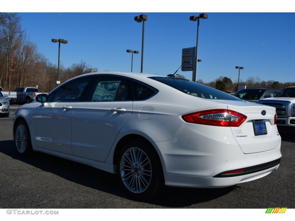 2015 Fusion SE - Oxford White / Dune photo #28