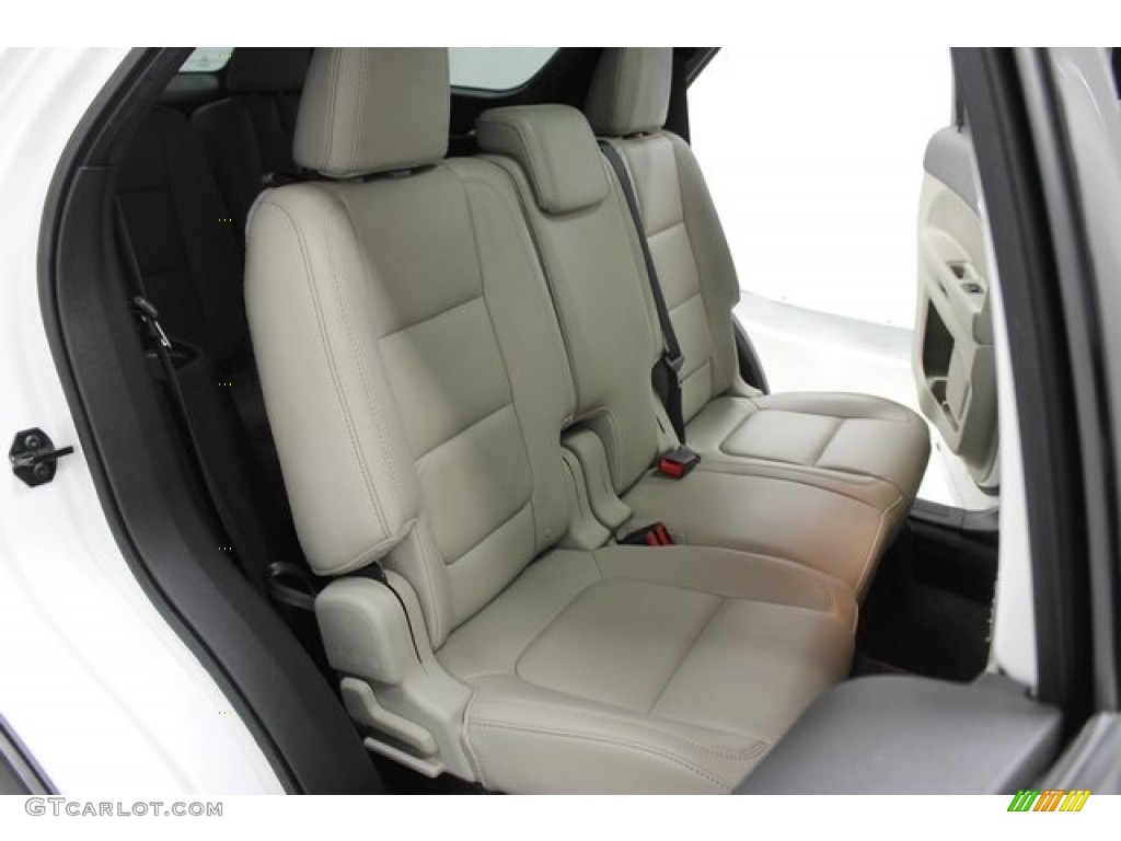 2012 Explorer XLT 4WD - White Platinum Tri-Coat / Medium Light Stone photo #15