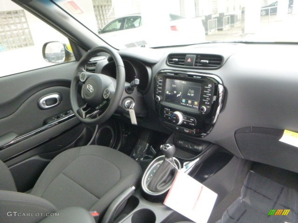 2015 Kia Soul ! Black Dashboard Photo #101063640
