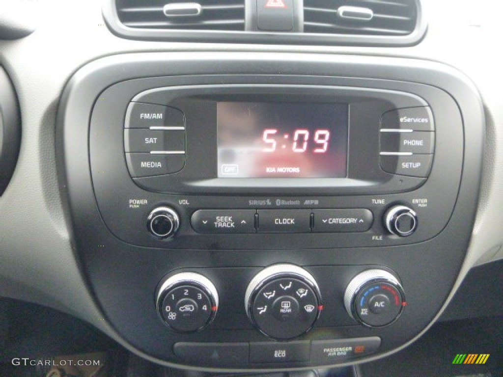 2015 Kia Soul + Controls Photo #101064507