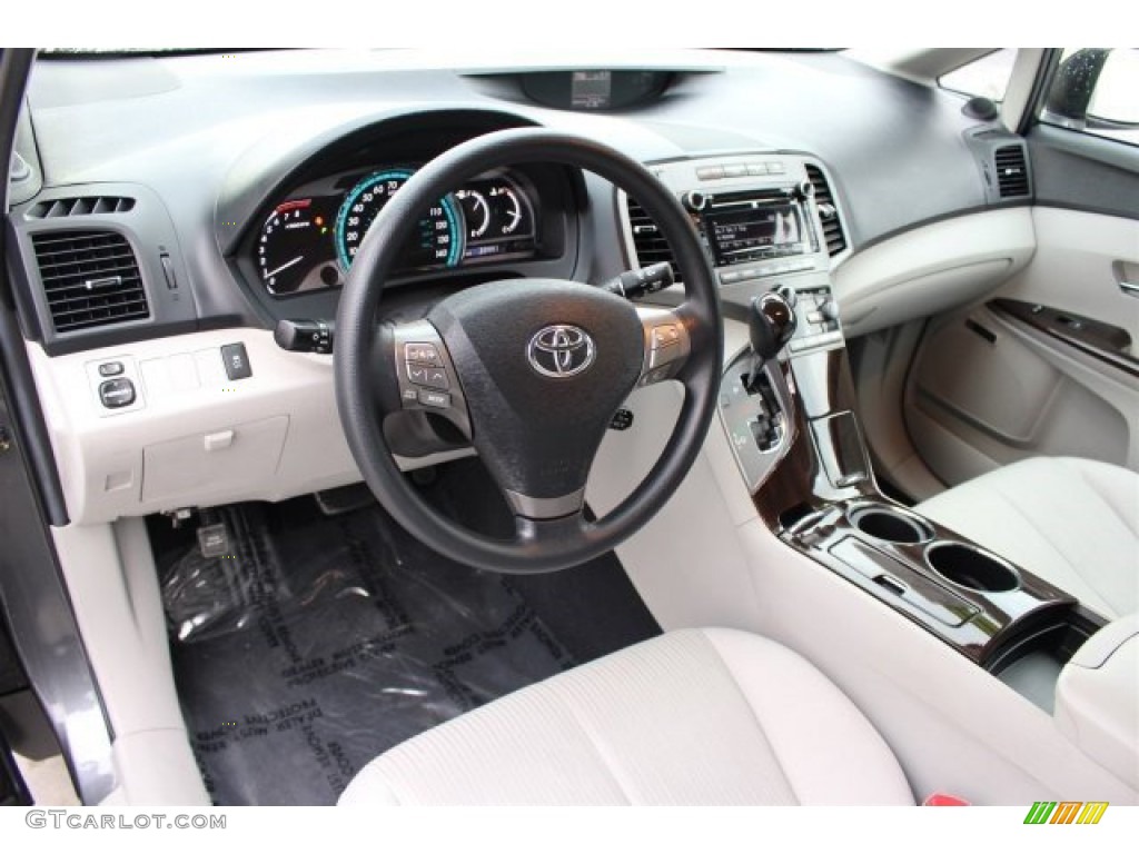 Light Gray Interior 2011 Toyota Venza V6 Photo #101064634