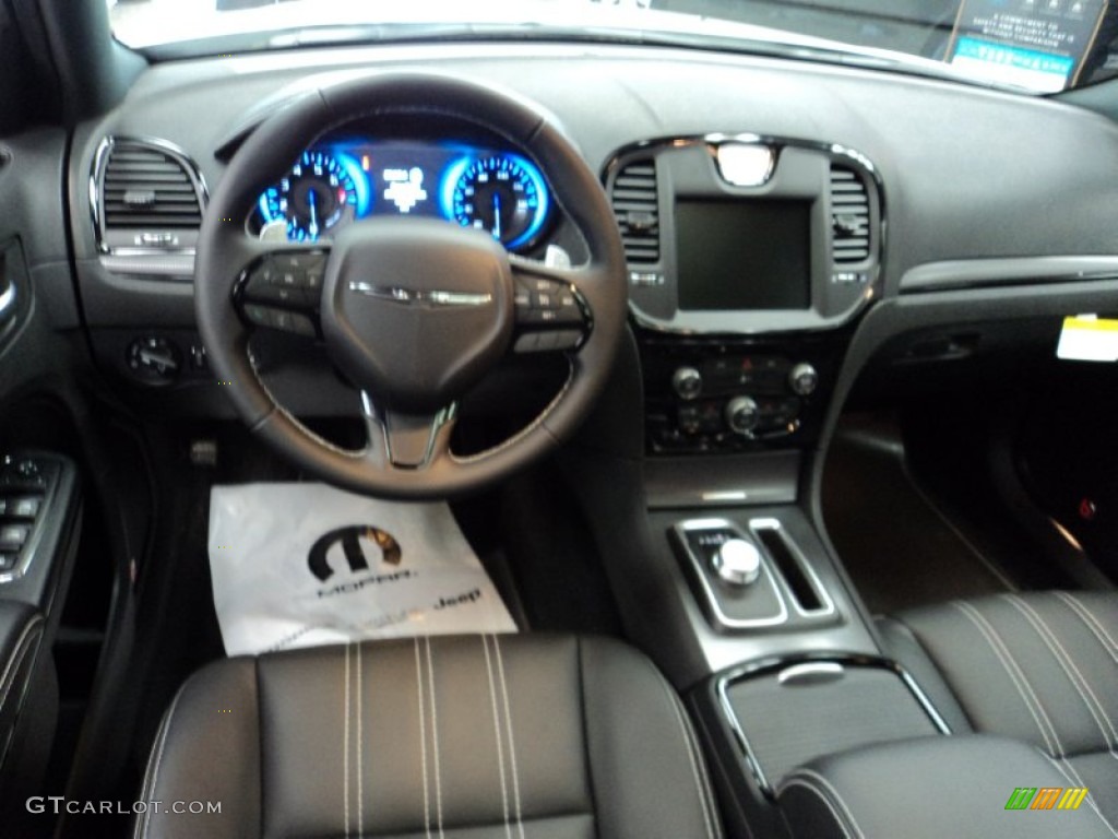 2015 Chrysler 300 S Black Dashboard Photo #101066601