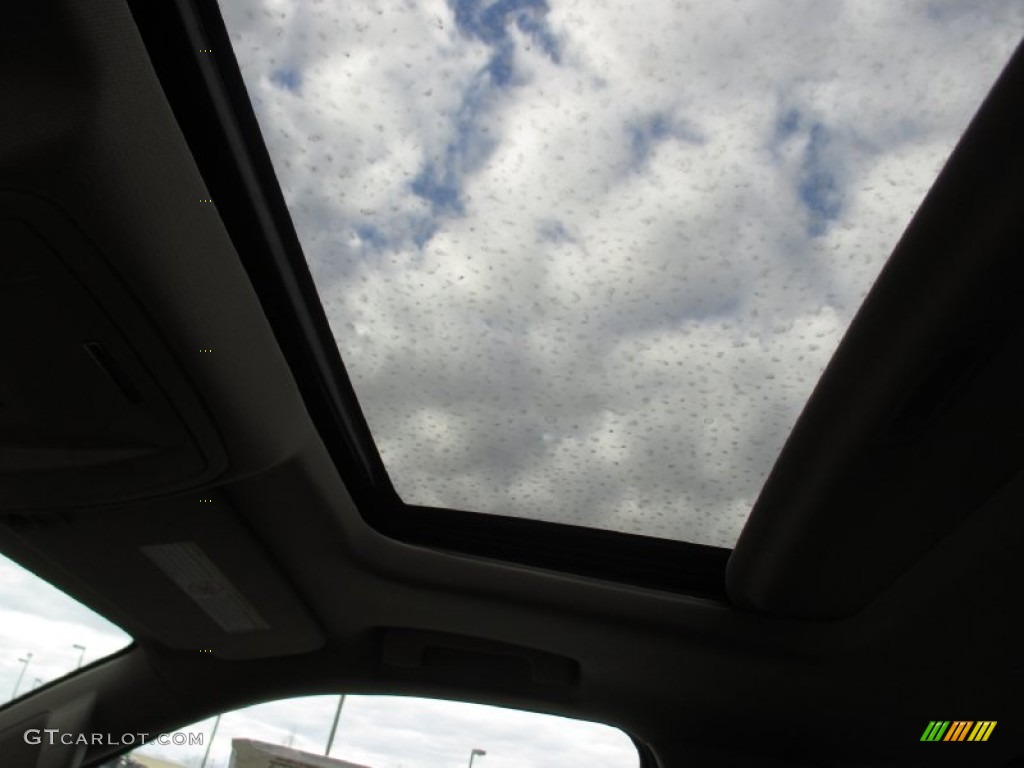 2015 Chevrolet Silverado 3500HD High Country Crew Cab Dual Rear Wheel 4x4 Sunroof Photos