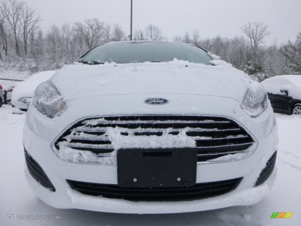 2015 Fiesta S Sedan - Oxford White / Charcoal Black photo #6