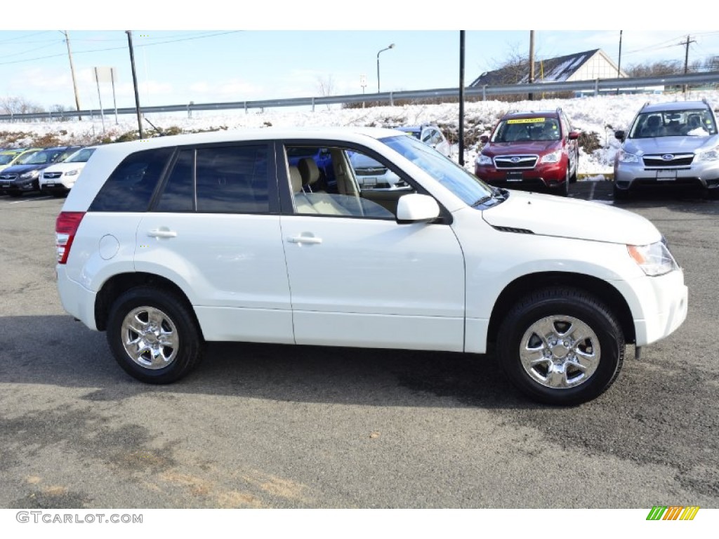 2011 Grand Vitara Premium 4x4 - White Water Pearl / Beige photo #4