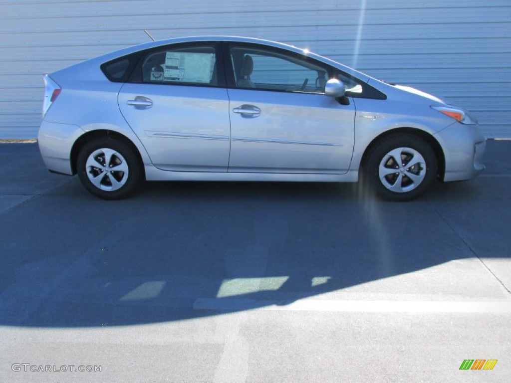 2015 Prius Three Hybrid - Classic Silver Metallic / Misty Gray photo #3