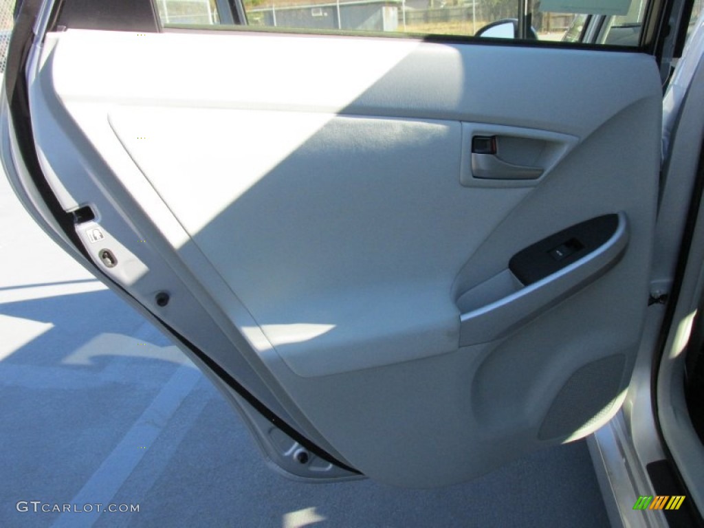 2015 Prius Three Hybrid - Classic Silver Metallic / Misty Gray photo #19
