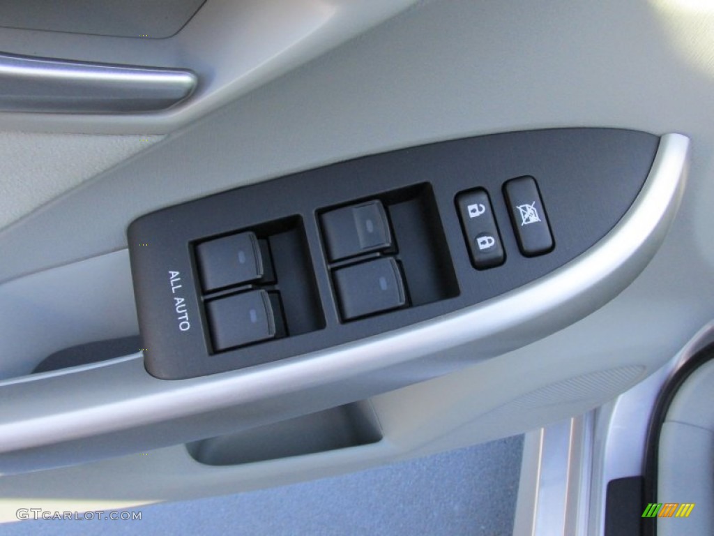 2015 Prius Three Hybrid - Classic Silver Metallic / Misty Gray photo #22
