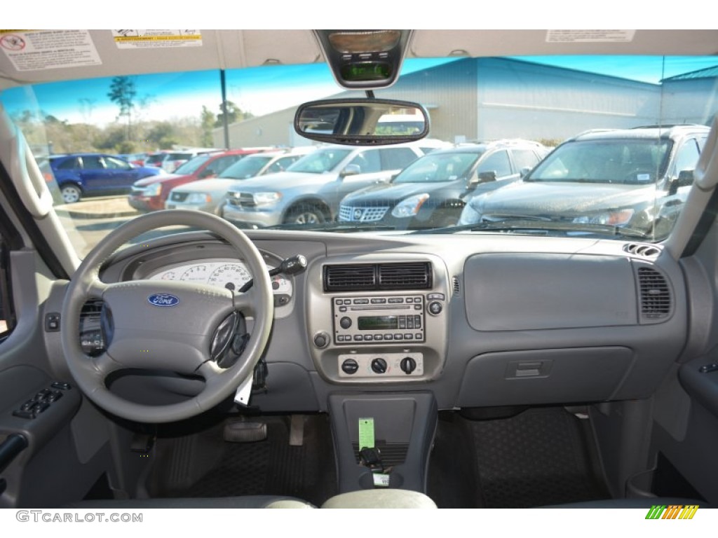 2004 Explorer Sport Trac XLT - Silver Birch Metallic / Medium Dark Flint/Dark Flint photo #13