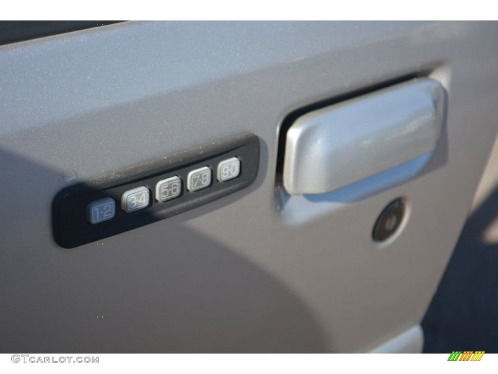 2004 Explorer Sport Trac XLT - Silver Birch Metallic / Medium Dark Flint/Dark Flint photo #19