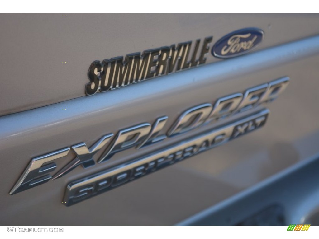 2004 Explorer Sport Trac XLT - Silver Birch Metallic / Medium Dark Flint/Dark Flint photo #24
