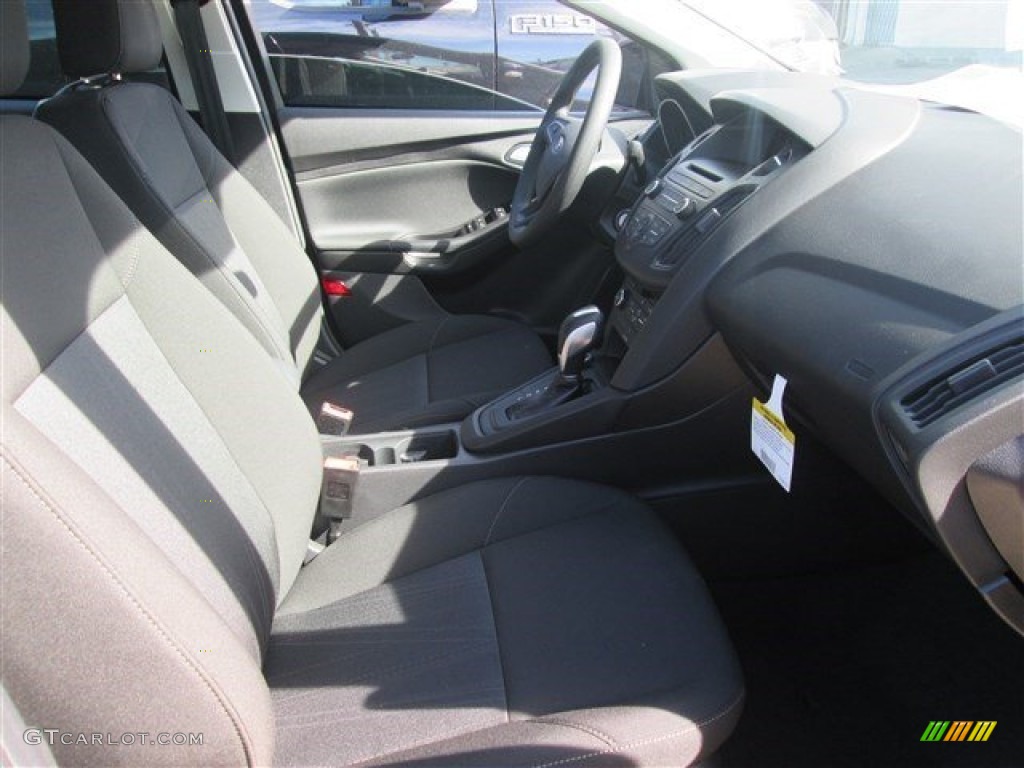 2015 Focus SE Sedan - Magnetic Metallic / Charcoal Black photo #63