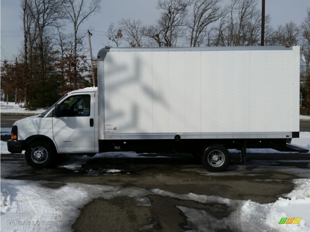Summit White 2015 Chevrolet Express Cutaway 4500 Moving Van Exterior Photo #101095131