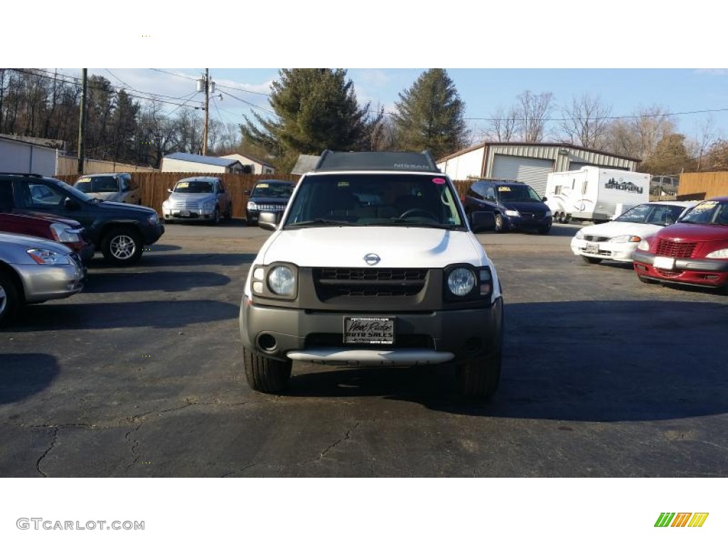 2002 Xterra XE V6 - Cloud White / Gray Celadon photo #1