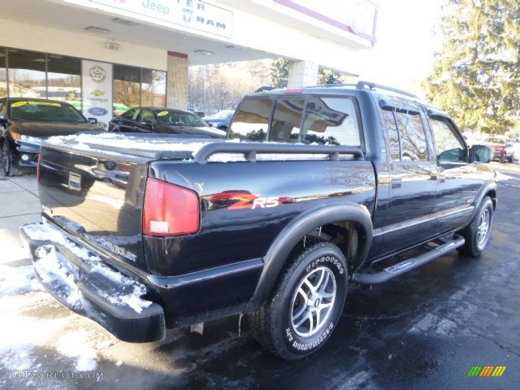 2003 S10 LS Crew Cab 4x4 - Black Onyx / Graphite photo #8