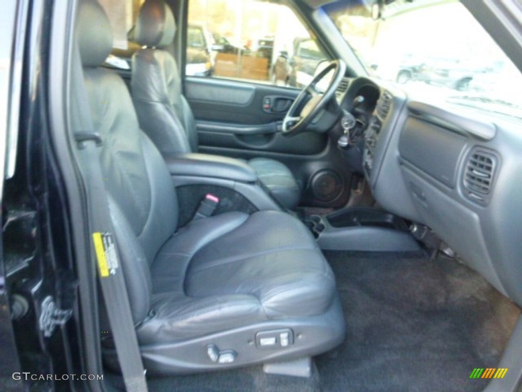 2003 S10 LS Crew Cab 4x4 - Black Onyx / Graphite photo #10