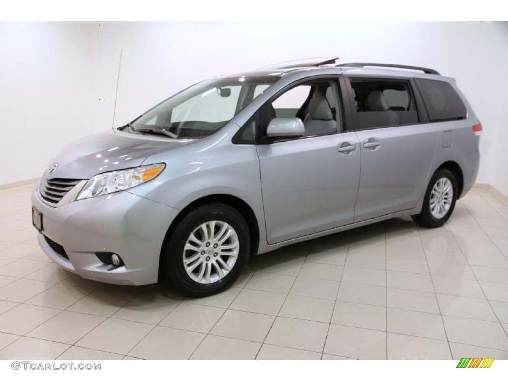 Silver Sky Metallic 2013 Toyota Sienna XLE Exterior Photo #101102622