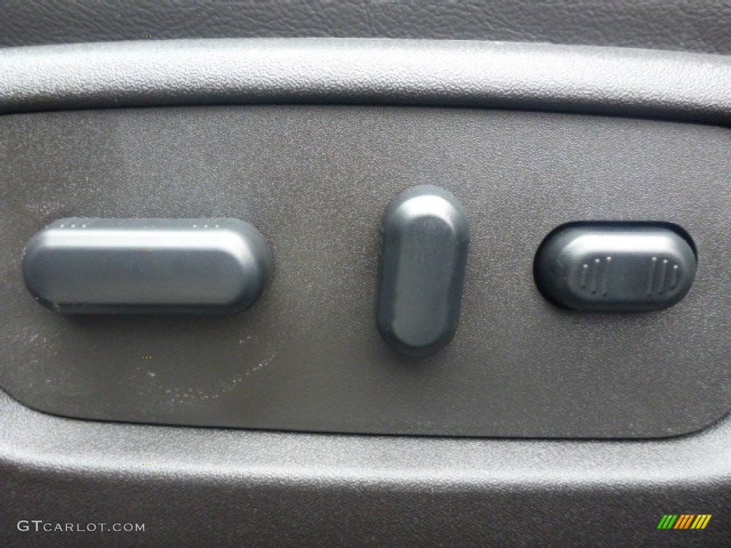 2015 Explorer XLT 4WD - Magnetic / Charcoal Black photo #16