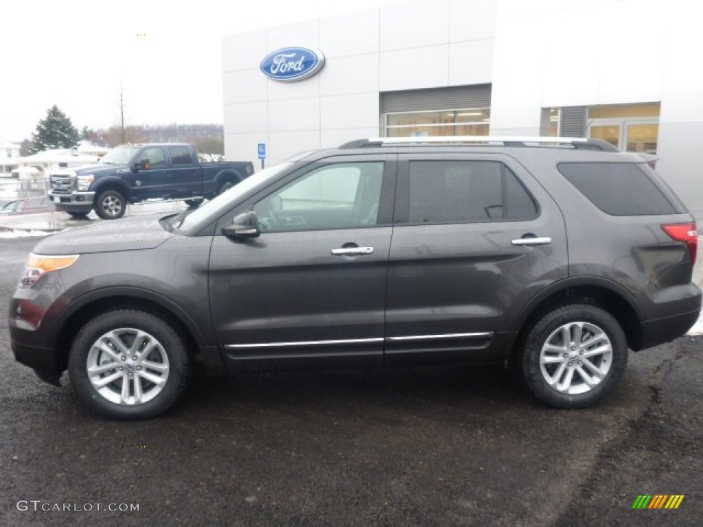 2015 Explorer XLT 4WD - Magnetic / Charcoal Black photo #2