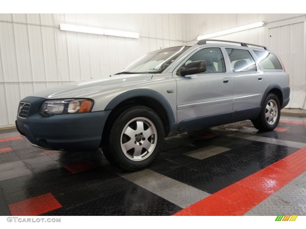 2002 V70 2.4T XC AWD Wagon - Moondust Metallic / Graphite photo #2