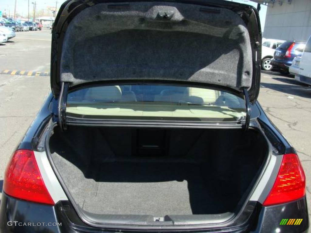 2006 Accord EX-L V6 Sedan - Nighthawk Black Pearl / Ivory photo #13