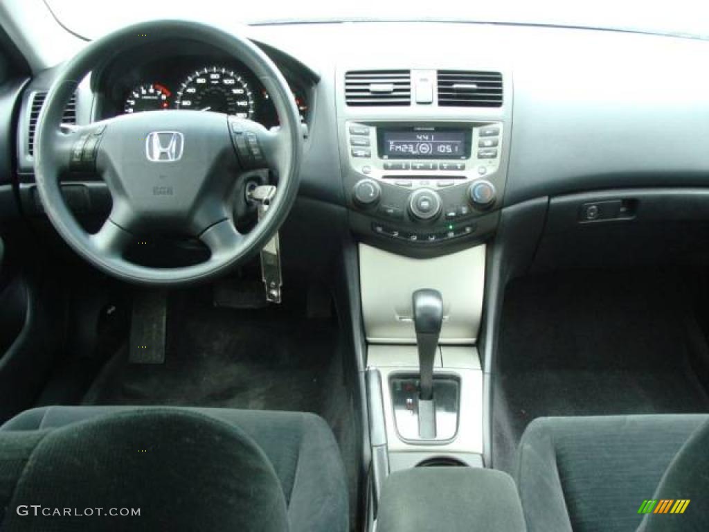 2006 Accord EX Sedan - Alabaster Silver Metallic / Gray photo #9